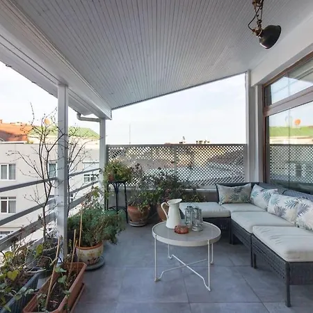 Large Cozy 3br Priv Terrace In Central Cihangir