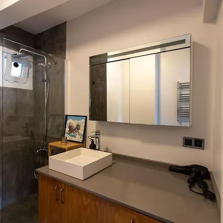 Large Cozy 3br Priv Terrace In Central Cihangir